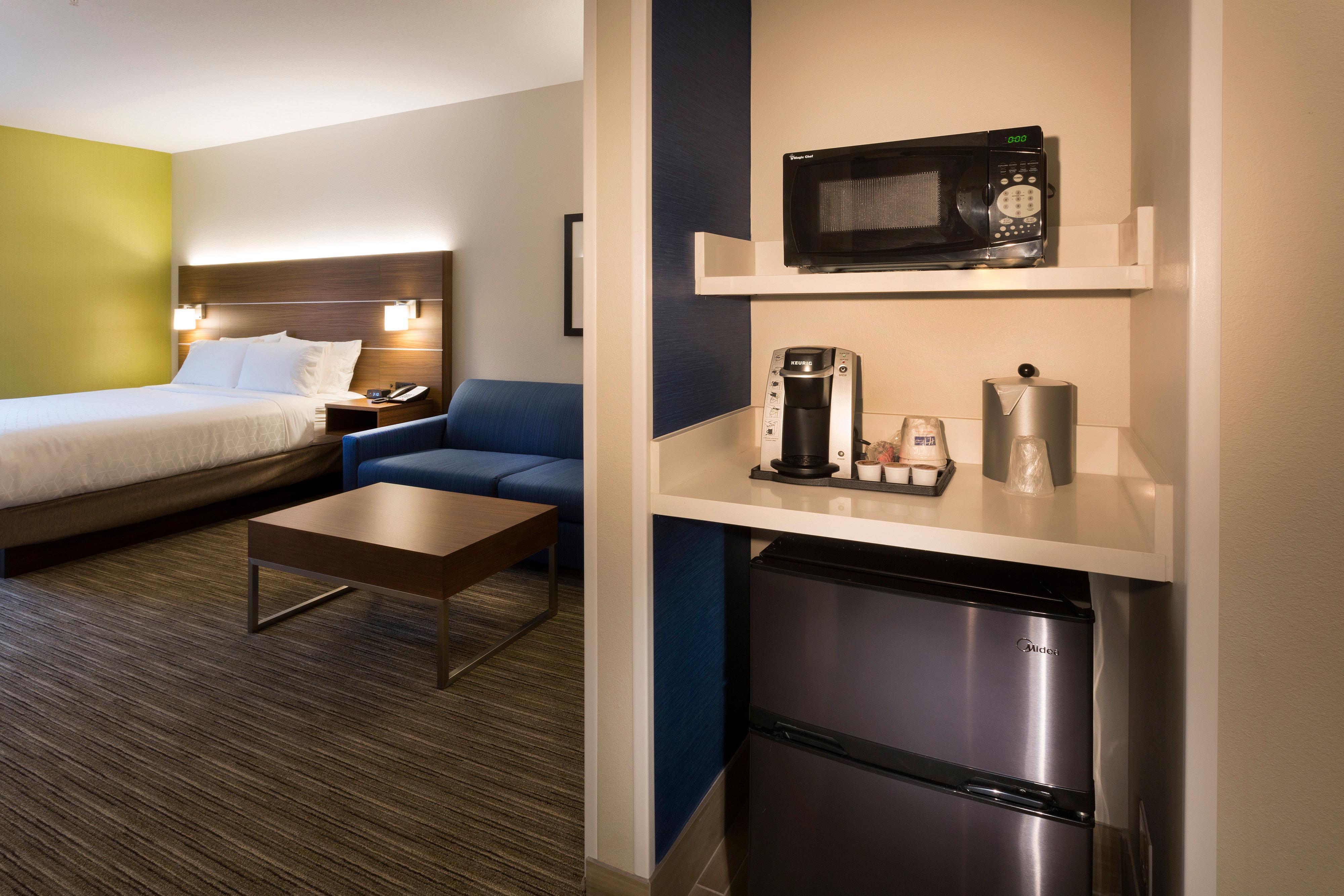 Holiday Inn Express & Suites - Seattle South - Tukwila By Ihg Exterior photo