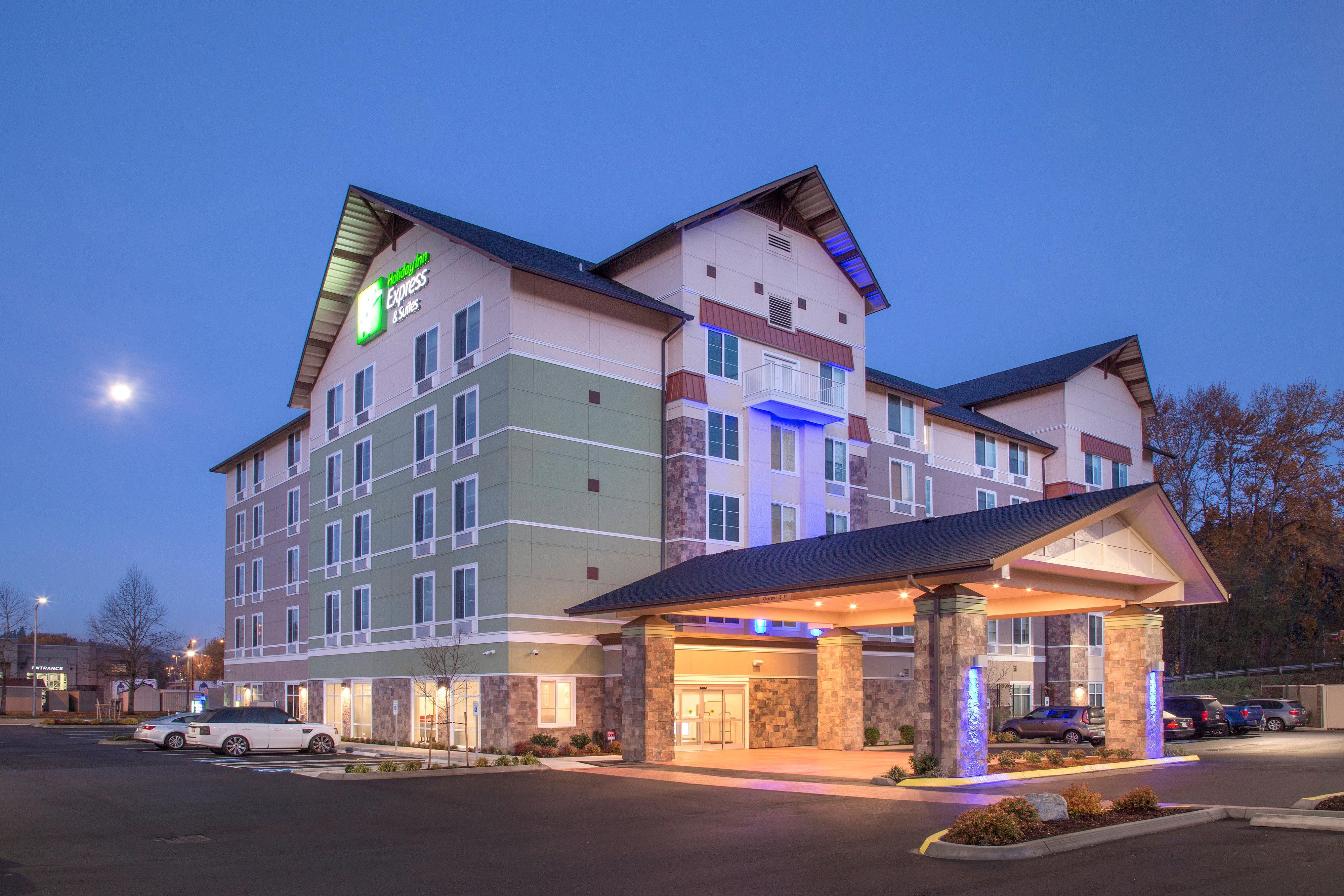 Holiday Inn Express & Suites - Seattle South - Tukwila By Ihg Exterior photo
