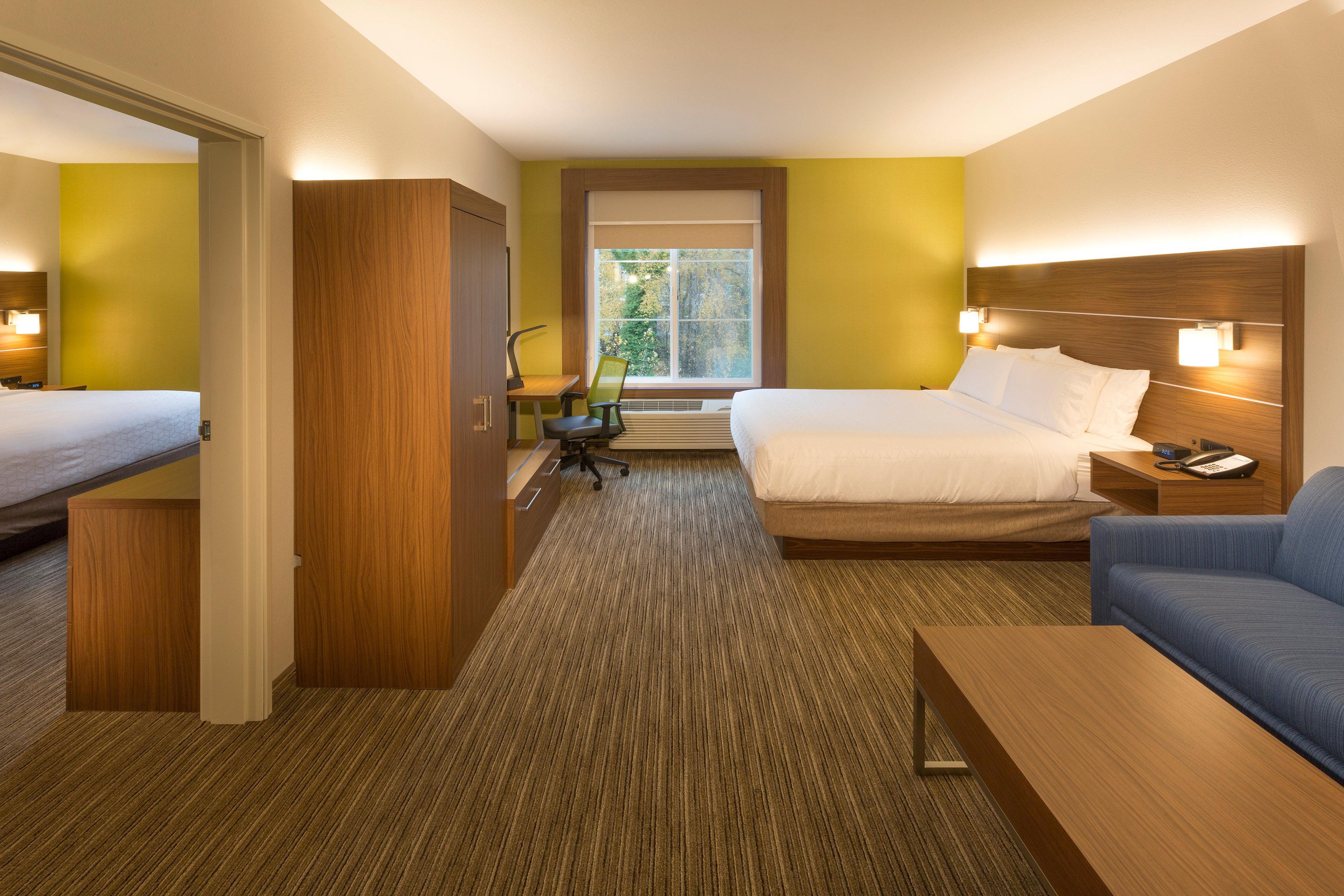 Holiday Inn Express & Suites - Seattle South - Tukwila By Ihg Exterior photo